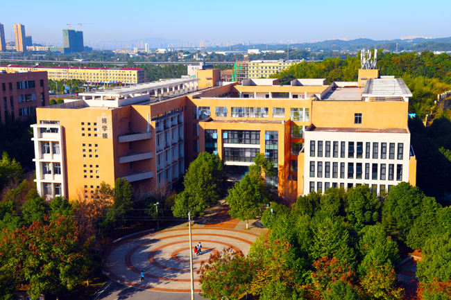 8上午博学楼.jpg